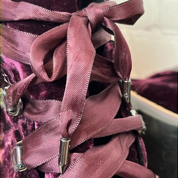 Sam Edelman Browan Crushed Velvet Ribbon Lace Up Boots - Picture 8 of 11